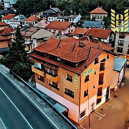Garni Motel Aba 트라브니크 외부 사진